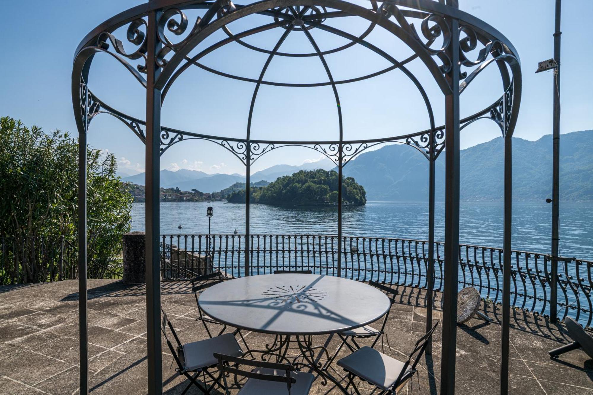 Villa La Torre Dell'Isola Sala Comacina Esterno foto
