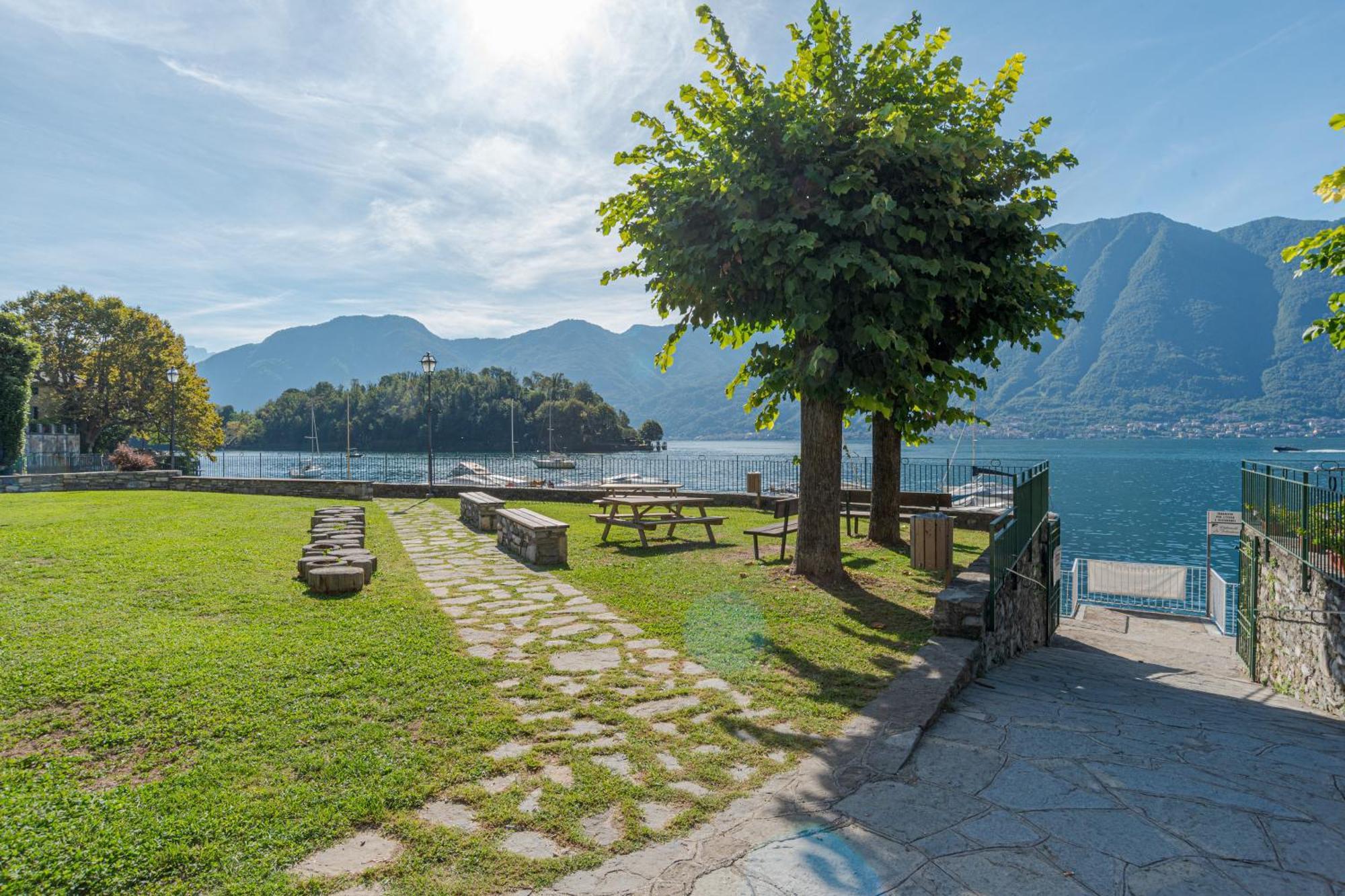Villa La Torre Dell'Isola Sala Comacina Esterno foto